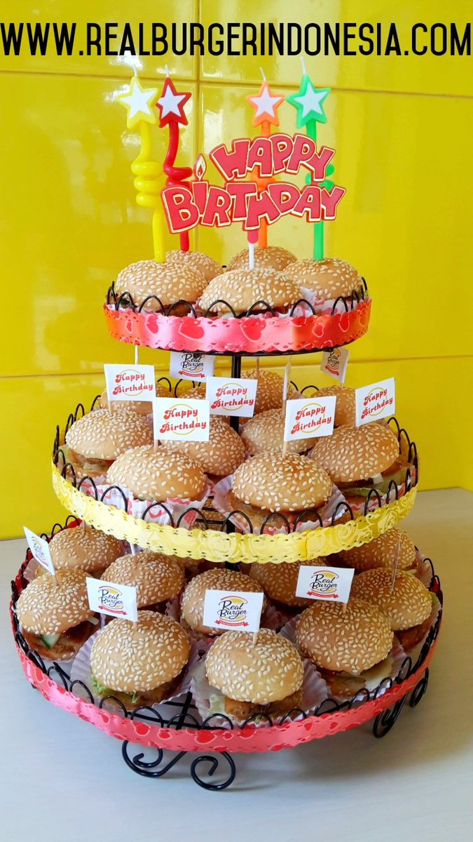 real_burger's tweet photo. Stand Burger Mini
info pemesanan 08156960884
#BurgerMini #ultah #delicious #burgers #kuliner #jogja #antimainstream https://t.co/9nrBUoStFu