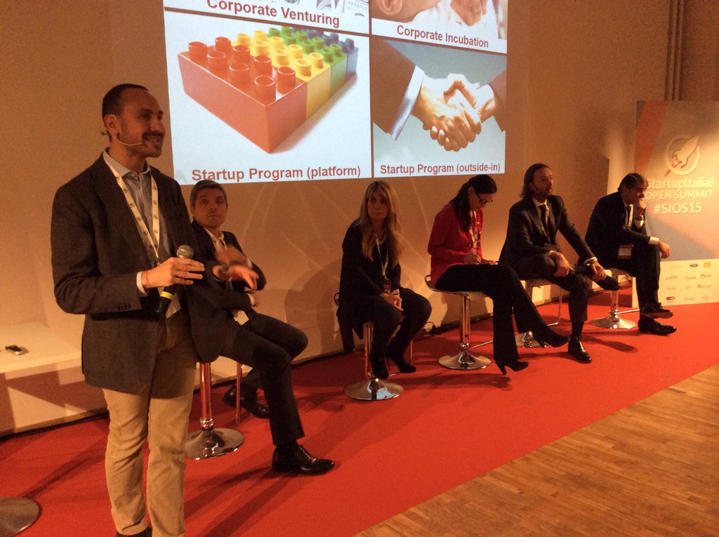 #SIOS15 si parla di mentorship con <a href="/DaniloMazzara/">Danilo Mazzara</a> di <a href="/Accentureitalia/">Accenture Italia</a> <a href="/FondAccenture/">Fondazione Italiana Accenture</a> con @aperdichizzi