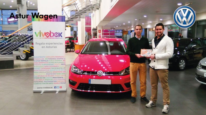 Nuestro cliente y ganador del Pack <a href="/Vivobox/">Vivobox</a> vino a recoger su nuevo Golf y su premio este viernes. ¡Enhorabuena!