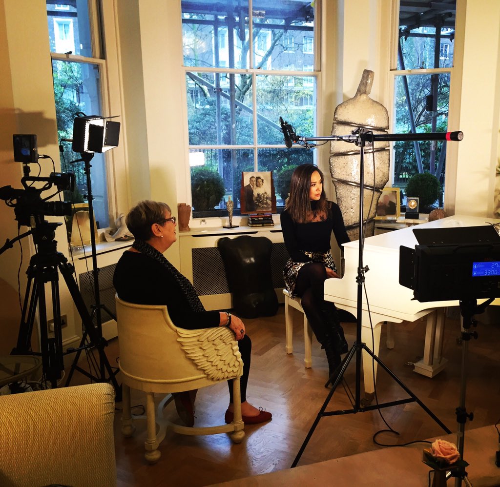 KlassMyleene's tweet photo. Bringing sexy Bach. Filming with the crew of #writtenbymrsbach 🎹🎥🎶 https://t.co/rvn8UBwsoR
