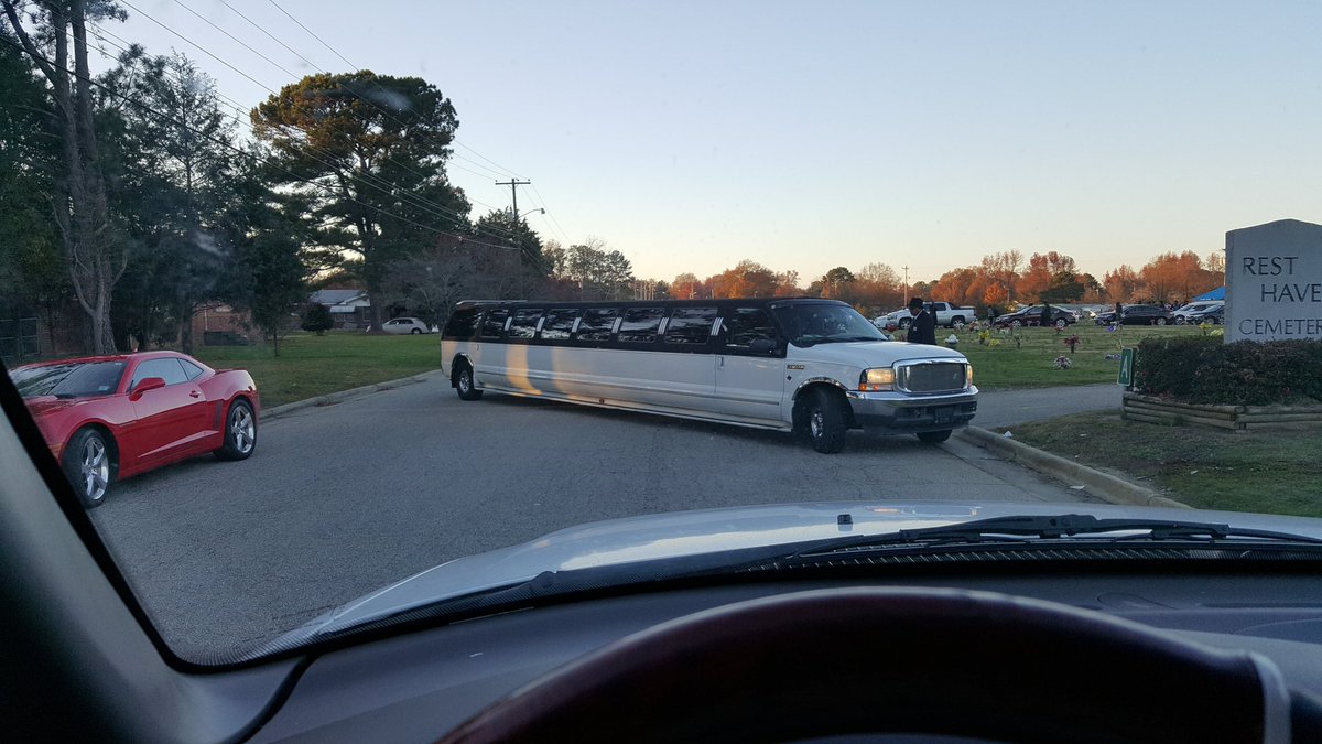 bmeverette's tweet image. @MikaHallBrown only in Wilson would this be a family car smh