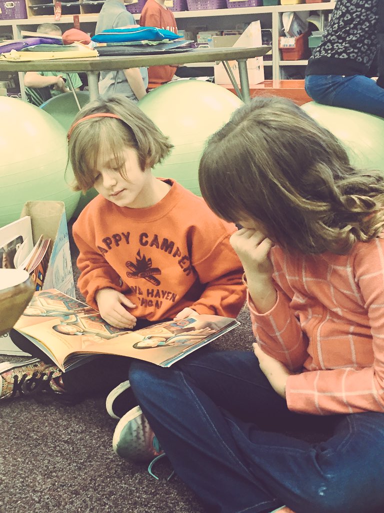 JenMitchellEDU's tweet photo. Right to Read Week visit with our 1st grade friends today! 😊 #readingchildren @FrankElementary https://t.co/qxTdPflczQ