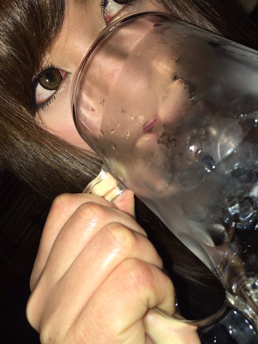 酔っ払い〜♡ https://t.co/VWhZI0YVym