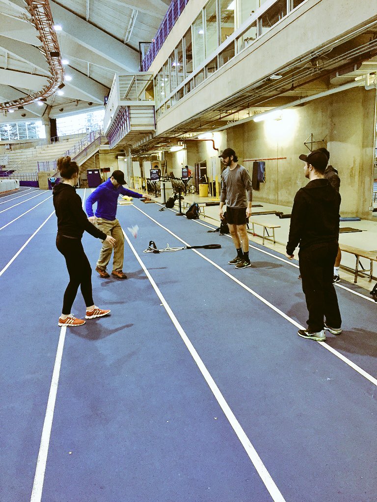 TeamCrossoverLT's tweet photo. A little Chinese hackie sack for warmup... #mondaymotivation #FunComesFirst #schaatsen https://t.co/cnctzn7IBz