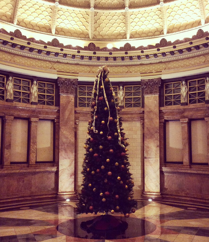 SprintShip's tweet photo. Getting in the the holiday spirit with beauties like this on routes 🎄✨ #HappyHolidays https://t.co/hw7alThARC