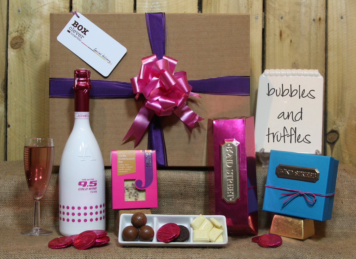 WaughBrowFarm's tweet photo. Here's some photos of our lovely GIFT HAMPERS - call on 01565 872208 to order over the phone! https://t.co/Lz4B5S5SBB
