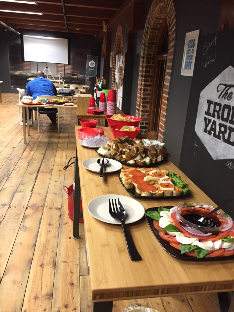 ToniWarren_'s tweet photo. Thank you to all that came out for our 1st annual @TheIronYard Alumni &amp; Volunteer Holiday Party. Much fun🌴 #TIYTampa https://t.co/oJHF41akP9