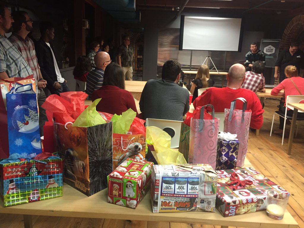 ToniWarren_'s tweet photo. Thank you to all that came out for our 1st annual @TheIronYard Alumni &amp; Volunteer Holiday Party. Much fun🌴 #TIYTampa https://t.co/oJHF41akP9