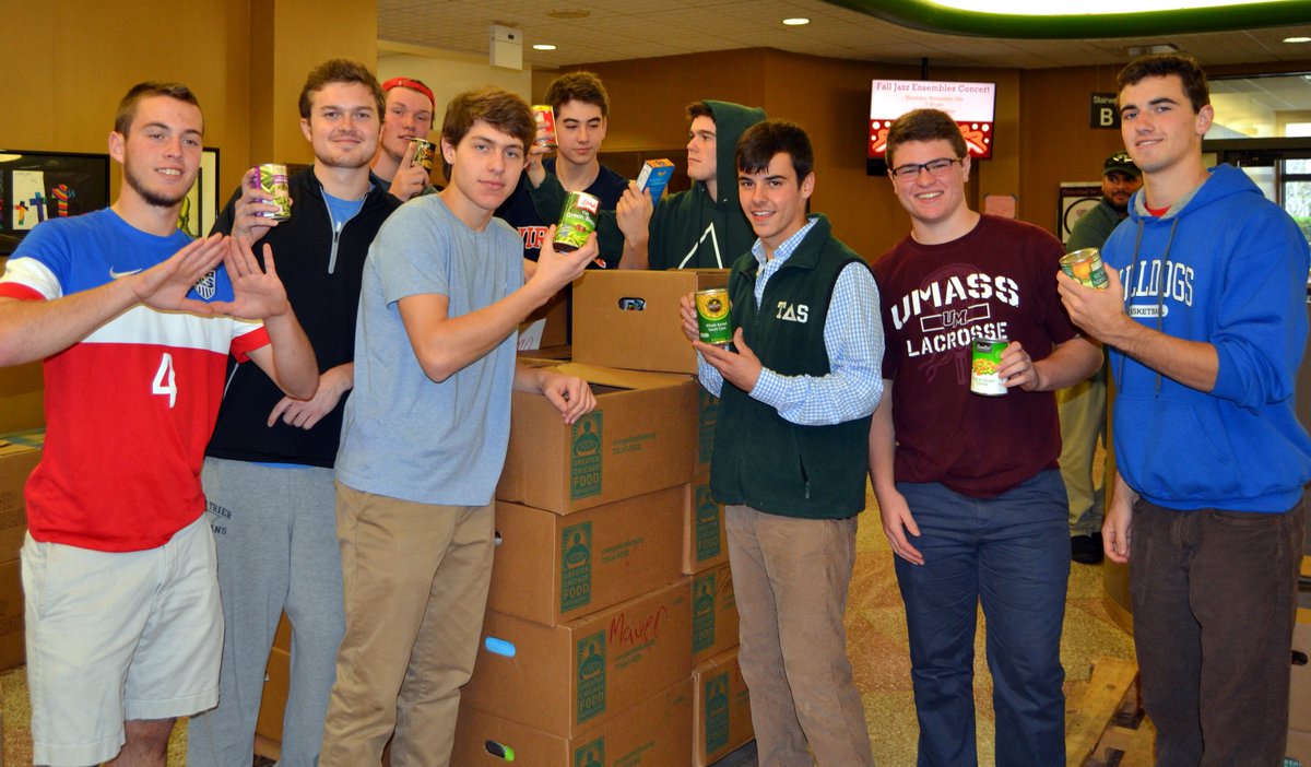 NewTrier203's tweet photo. 2015 New Trier food drive: 25,199 lbs collected, $5,564 donated, 37,690 meals provided. Thanks to all who donated! https://t.co/VQsIaqEAcI