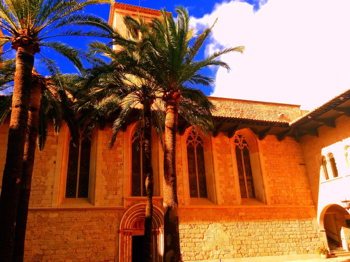 nandogonzalvez8's tweet photo. Así es el patio de la #almudaina de #Palma por dentro! #AFDCM https://t.co/02WbQUtFIB