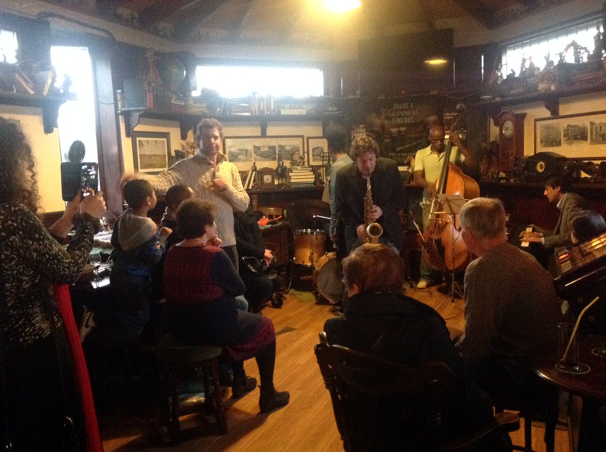 FamousRoyalOak's tweet photo. #WhatsOn at the @FamousRoyalOak - Jazz band next Sunday afternoon https://t.co/jtuhX4mBsg
