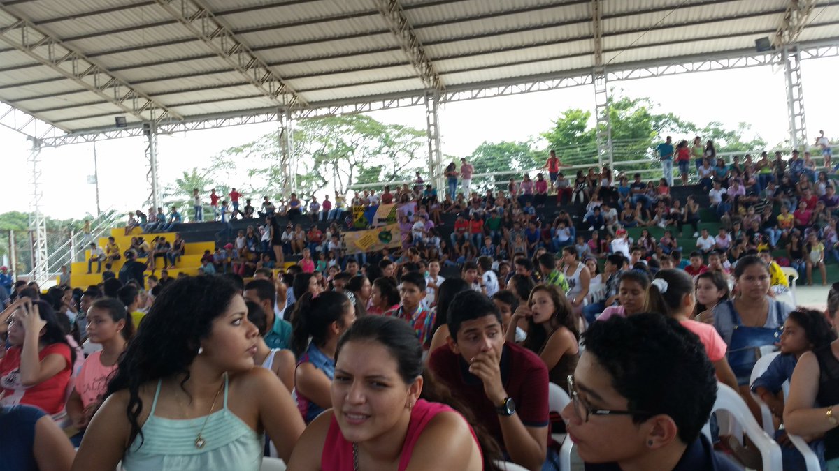jeffer_ramirez's tweet photo. @beatrizelenage1 los chicos y chicas tibuyan@s celebrando de este maravilloso evento #YoCuidoMiFuturo https://t.co/abIk01RSoR