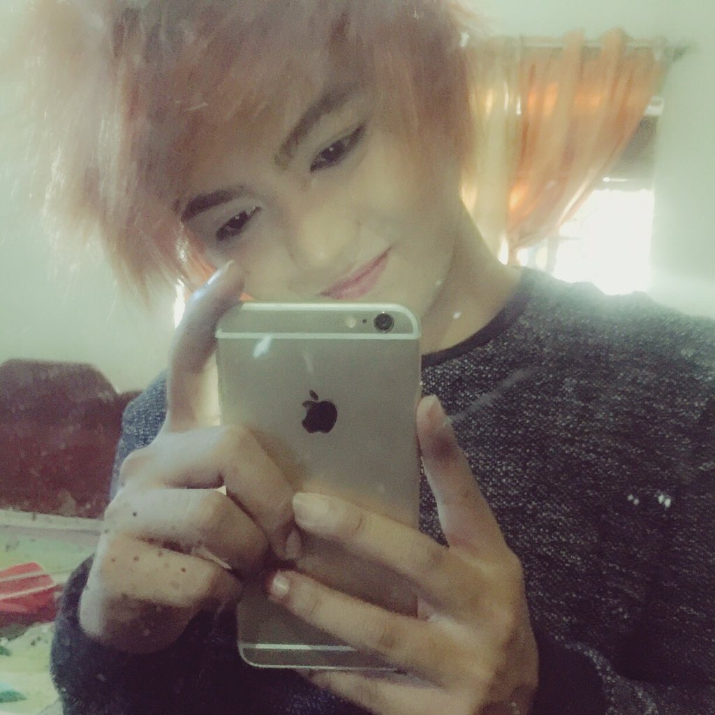 LEANDROMGTALAS's tweet photo. But first, let me take a selfie #selfie https://t.co/3u839wFYJC