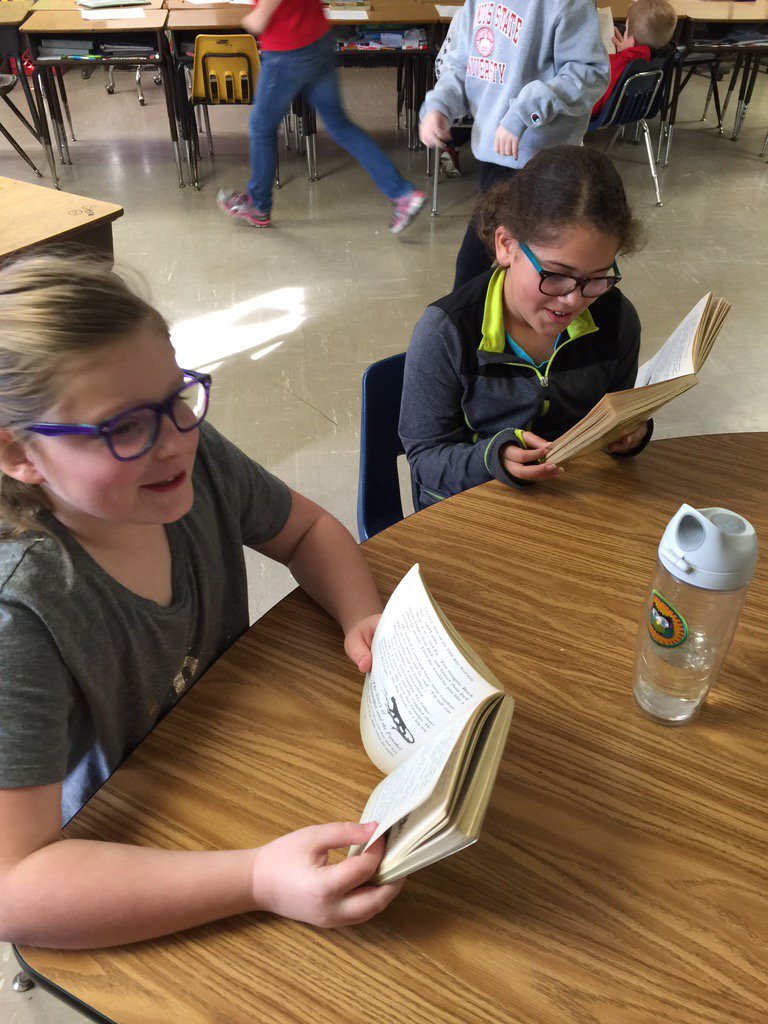 kupskingcobras's tweet photo. Missouri history with famous Missourian Laura Ingalls Wilder. Little House in the Big Woods before the break. https://t.co/tB52ts7Gkx