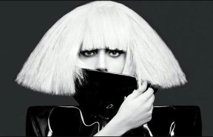 ClawsOnTheHorde's tweet photo. Gaga The Fame Monster https://t.co/u9EeJp4Tiv