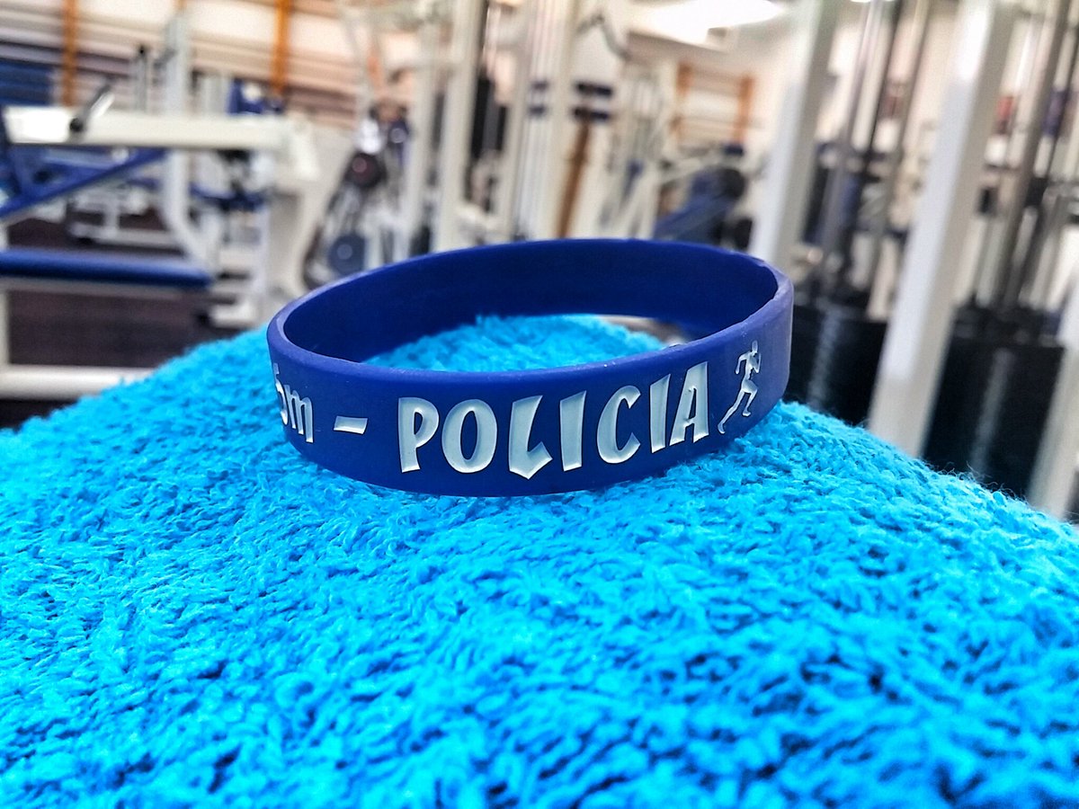 spiritugonzalez's tweet photo. Solo en https://t.co/0i0SI5fnkt y con pulsera 42195m-POLICÍA d regalo. ¡No lo dejéis para el último día! #packoferta https://t.co/qkurBt5y11