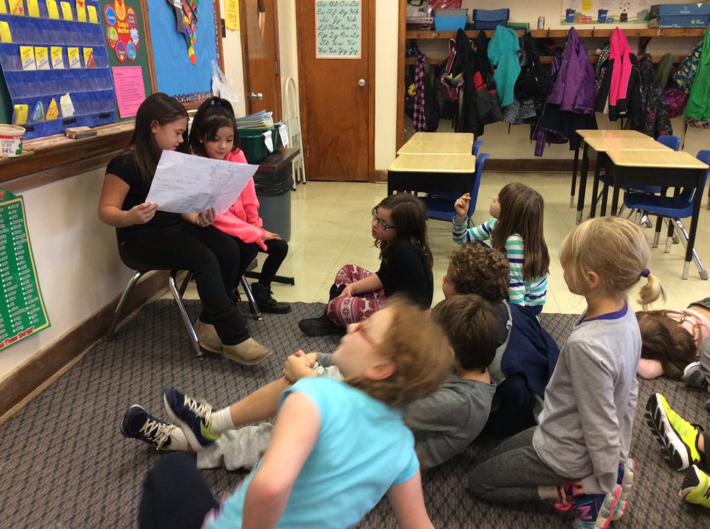 14DLT's tweet photo. #AnderdonMustangs are teaching their class about what they've learned and sharing stories #futureteachers https://t.co/ImMCNJgeZv