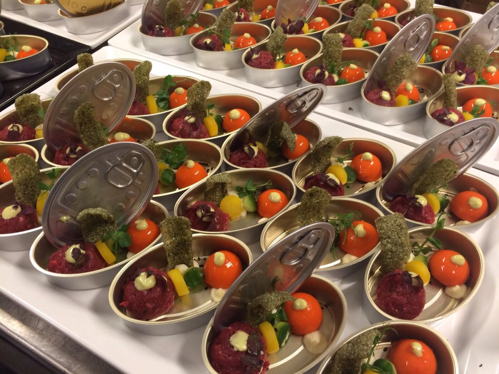 LumenZwolle's tweet image. Een deel van de gerechten die wij hebben geserveerd op de eindejaarsbijeenkomst van @Hemminkbv