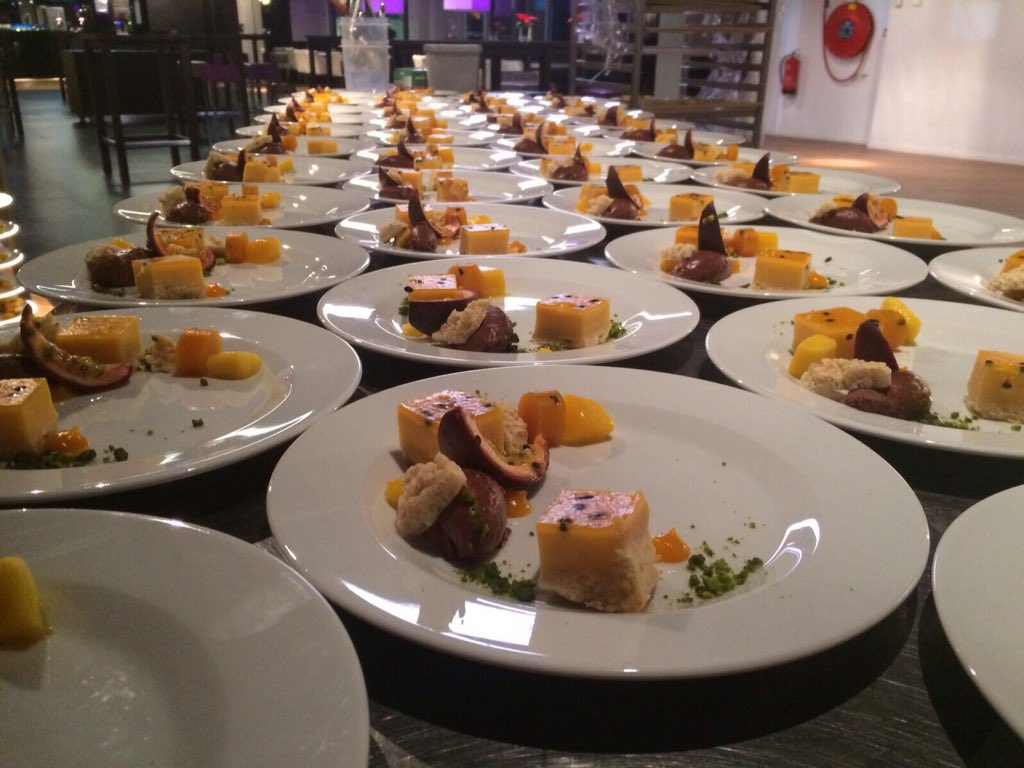 LumenZwolle's tweet image. Een deel van de gerechten die wij hebben geserveerd op de eindejaarsbijeenkomst van @Hemminkbv