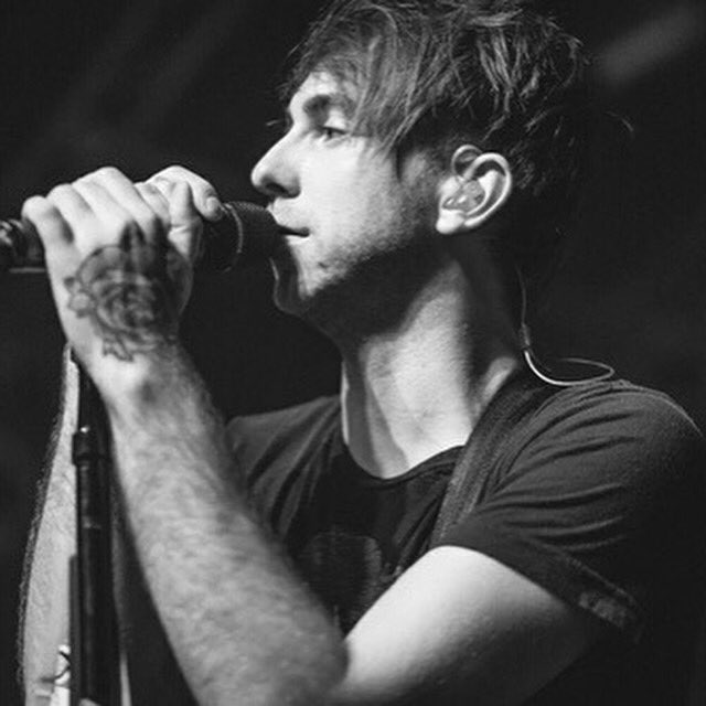 Now HAPPY BIRTHDAY ALEX GASKARTH I love you with all my heart. Happy 28. 