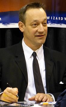 Happy birthday Ted Raimi (1965). 