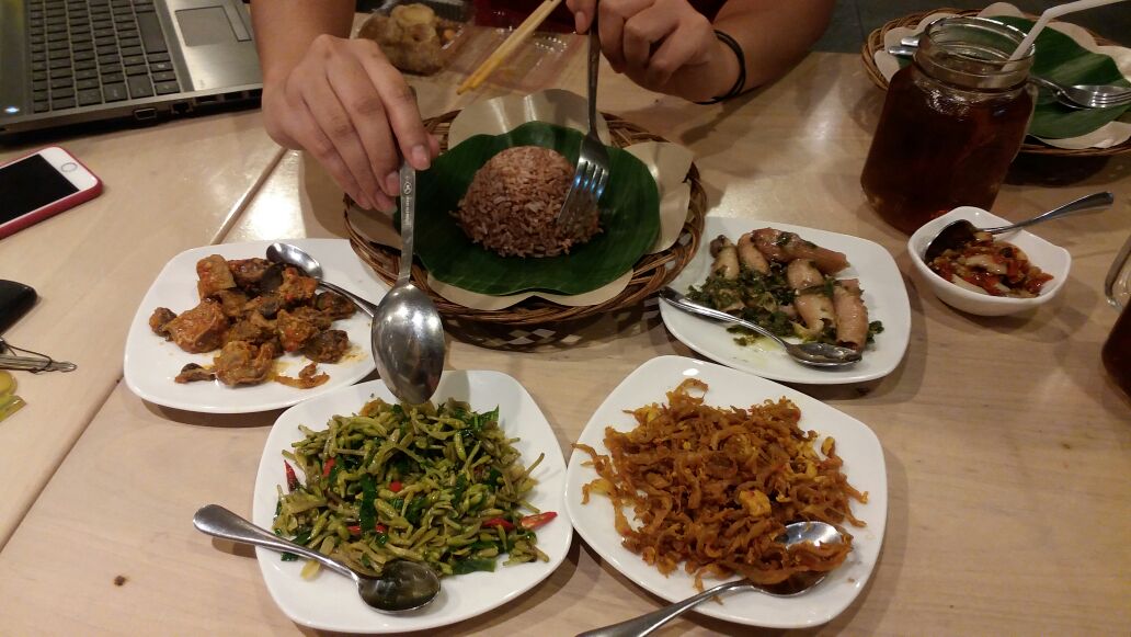 genooryes's tweet photo. Dinner @LumpangEmas https://t.co/U3CsTdHuhJ