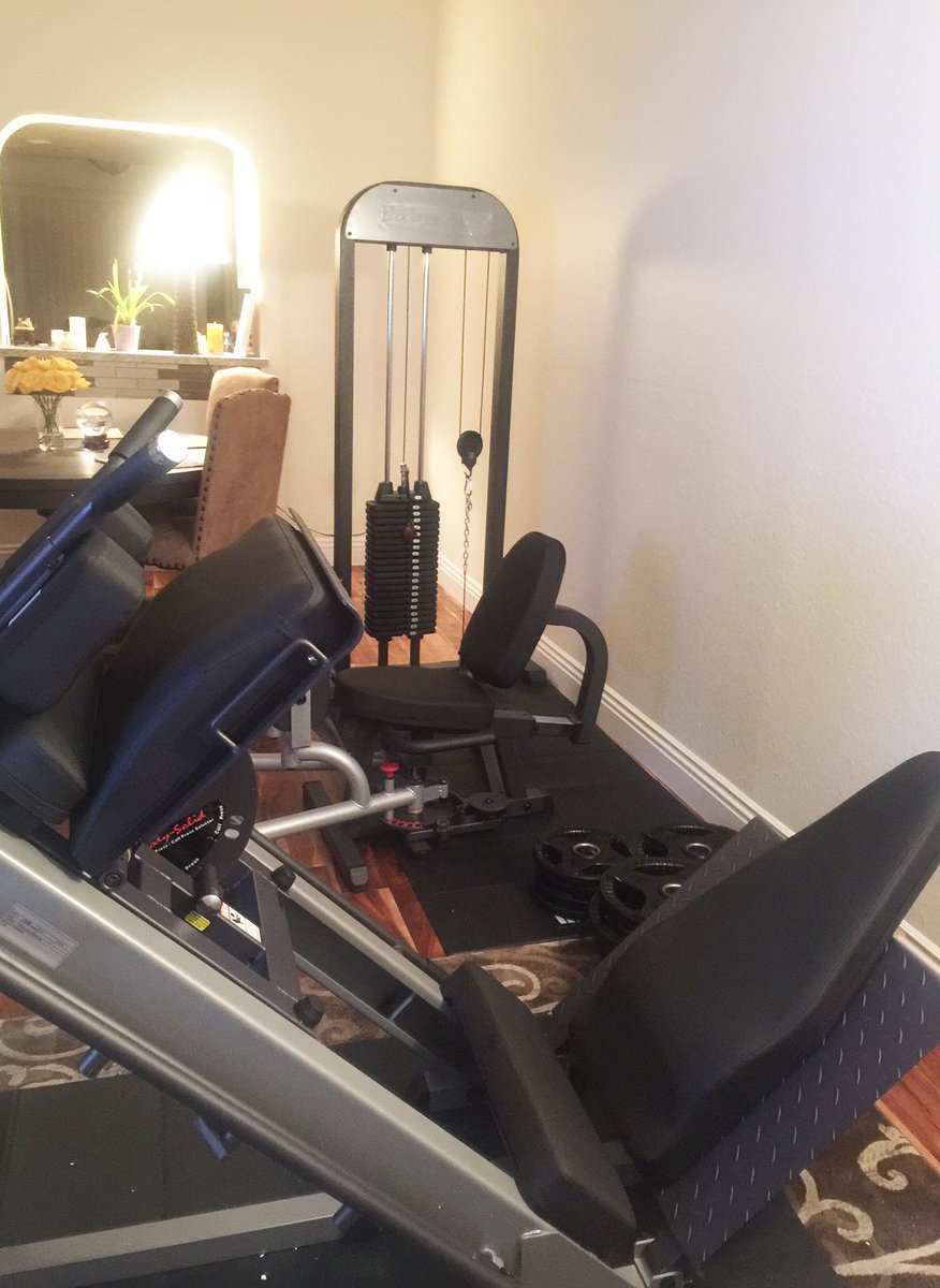 NadelParis's tweet image. 2nd #gym here Starting2looklike #Xmas WATCH youtube.com/watch?v=b134g_… #health #Feelgood @Seven13music @UMG #freedom 16