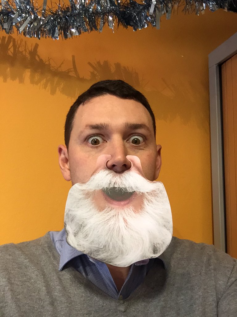 tomanderson44's tweet photo. @avenue_printing Merry Christmas #AvenueSantaBeard https://t.co/pFuCiDmaf1
