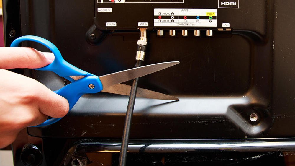 CNET's tweet photo. Welcome to Web TV, cord-cutters. Don't forget your credit card https://t.co/TANx30aLhI https://t.co/ZdKMk6A8hz