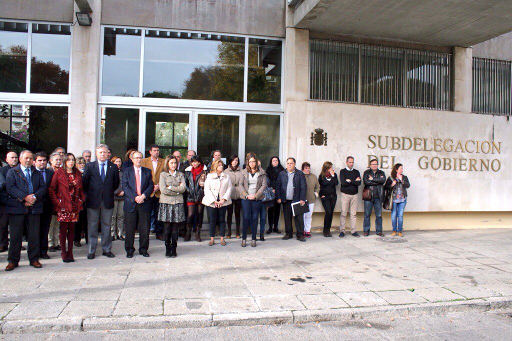 primojurado's tweet photo. Honor y memoria para Isidro y Jorge @policia caídos en la embajada española en Kabul por defender nuestra libertad https://t.co/rdI0bdLqnx