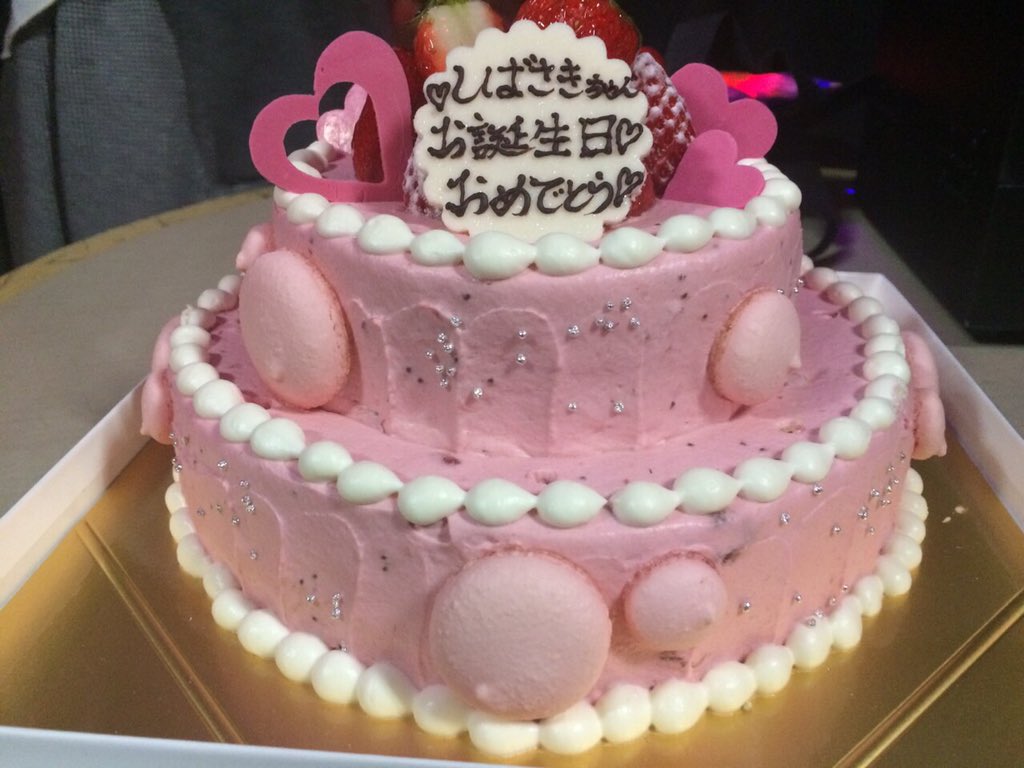 saki61204's tweet photo. そして、まさかのまさかの誕生日サプライズをし��頂きました！！！
驚きすぎて、てんぱり汗かいて驚いた！！
ハピネスのパワフルであったかくて、熱いみなさん、会場の皆々さん、本当にありがとうございました✨😭✨
#ハピネスエルパ https://t.co/1yKl9pb3E3