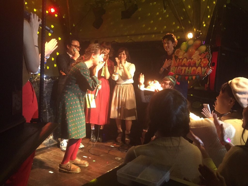 saki61204's tweet photo. そして、まさかのまさかの誕生日サプライズをし��頂きました！！！
驚きすぎて、てんぱり汗かいて驚いた！！
ハピネスのパワフルであったかくて、熱いみなさん、会場の皆々さん、本当にありがとうございました✨😭✨
#ハピネスエルパ https://t.co/1yKl9pb3E3