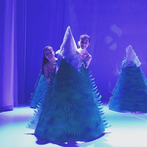 tuti_py's tweet photo. ❤FELICES DE LA VIDA🎄
Ya llega el festi! Pasa hoy por @RedUTS_Py para comprar las entradas #NAVIDAZZLING 
@amarballet https://t.co/NwloIsXeTq