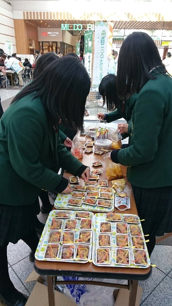 Agri_school's tweet photo. 12月12日に長野駅で信州ジビエフェアというイベントに行ってきました！✨
試食���はカルパッチョを提供しました！鹿肉の美味しさを知って���らえたいい機会になりました！✨ https://t.co/4U8rOolHYS