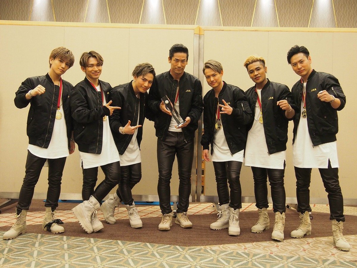 jsb3_official's tweet photo. 皆さんのご支援のお陰をもちまして、”第48回 日本有線大賞”を受賞することが出来ました。いつもご支援頂きまして本当にありがとうございます！
#3JSB https://t.co/4KUfOWd8DS