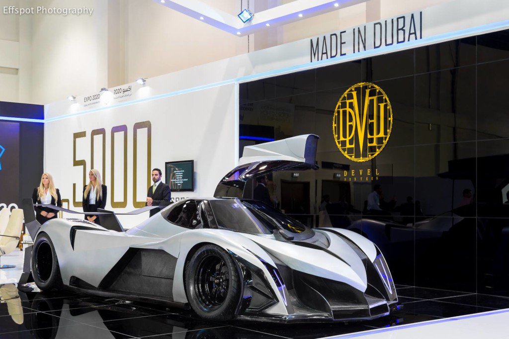 Auto_Amateur's tweet photo. Un #video del coche mas potente del mundo #devel sixteen, V16 5000cv. https://t.co/yHKe0Fy08S https://t.co/exfj5RjubF