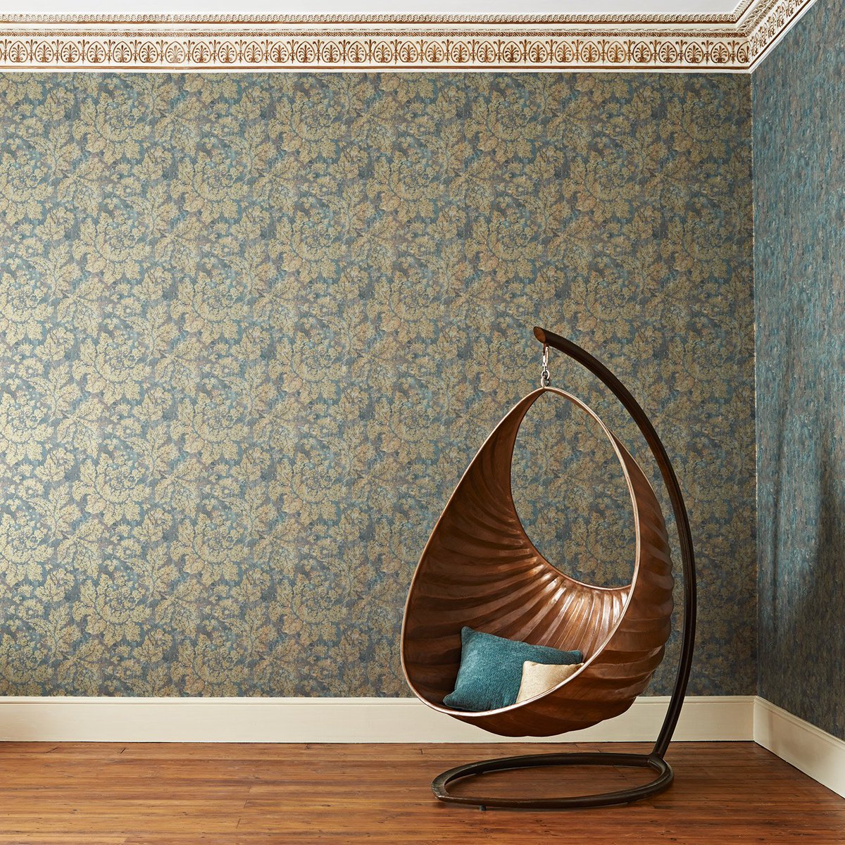 ZoffanyFW's tweet photo. FRESCO SECCO emulates the time worn plaster of ancient frescos and is printed with translucent metallic inks. https://t.co/FQyuTn0xwI