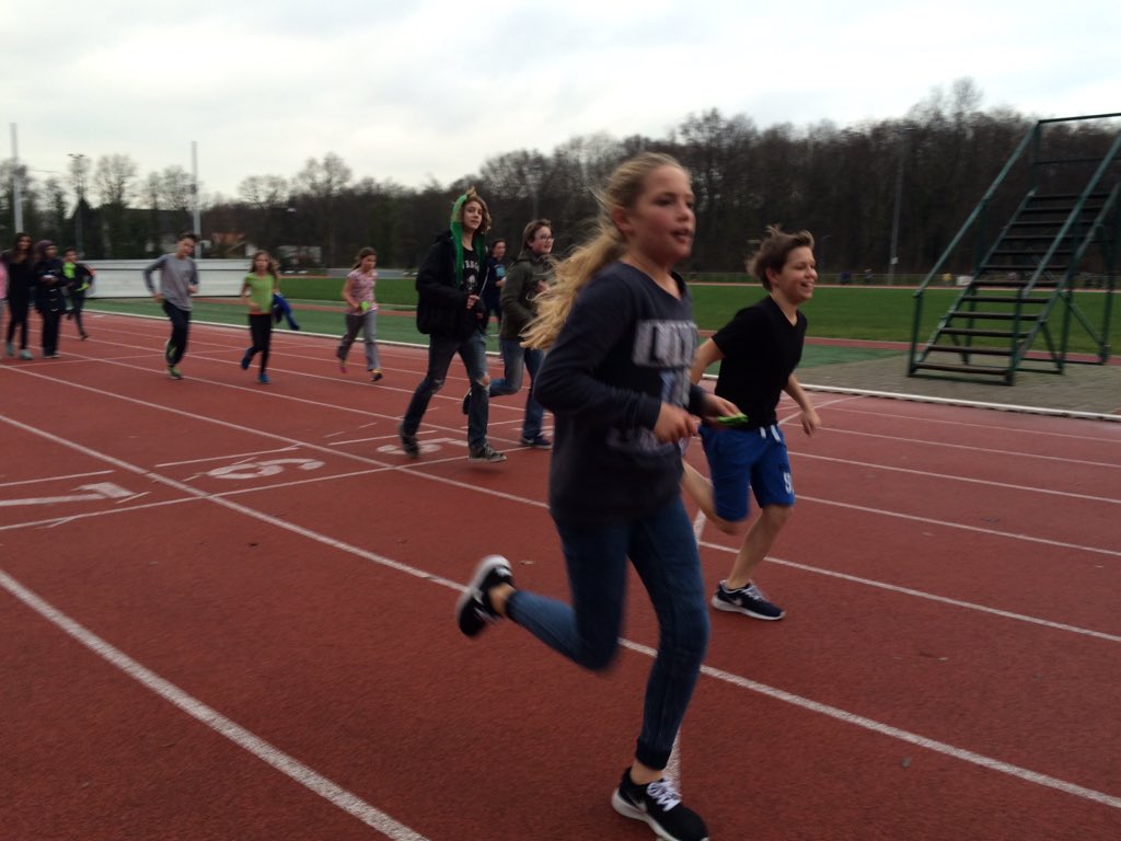 parreltje's tweet photo. Sponsorloop! #davincikagerstraat bedankt #gemeenteleiden #leidenatletiek #stichtingvluchteling https://t.co/ltQOuhKFQP