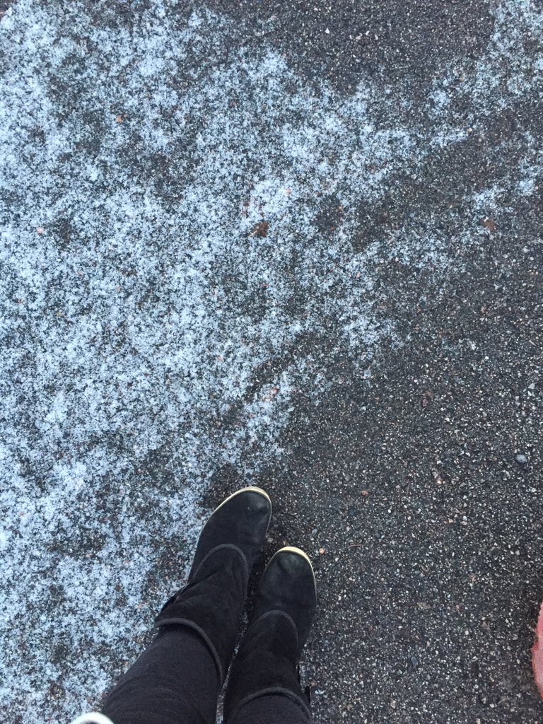 joanna8D's tweet photo. jee liksom #vinter2015 lame as fuck https://t.co/ktGVeLO4jj