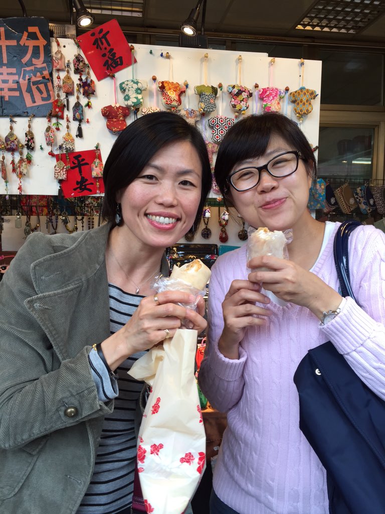 ShuChenCuff's tweet photo. Day 1 in Taipei... #lightlantern #loveTaiwan #Taiwan #icecreamwrap https://t.co/RwUKuBoqyl