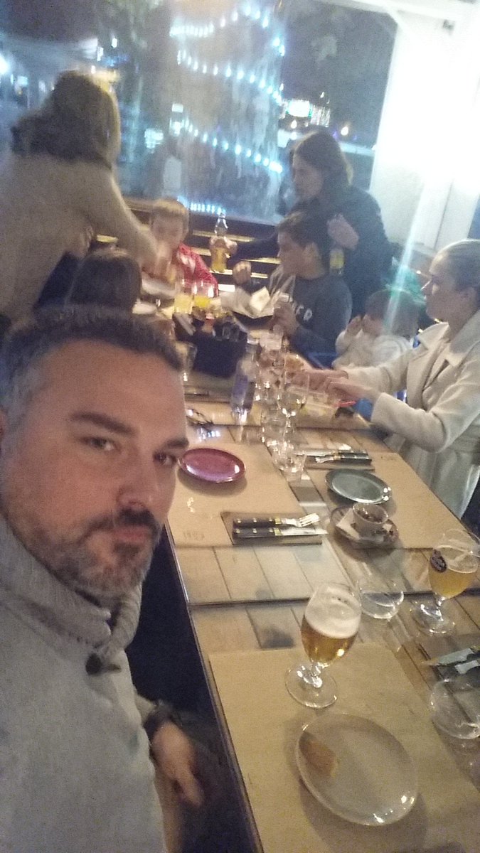 AragundezCarlos's tweet photo. Josperizandonos @vintagecafe_ar #grillexperience cenota, servicio y claras ideas!!! @JosperGrill https://t.co/0cGPexlJBG