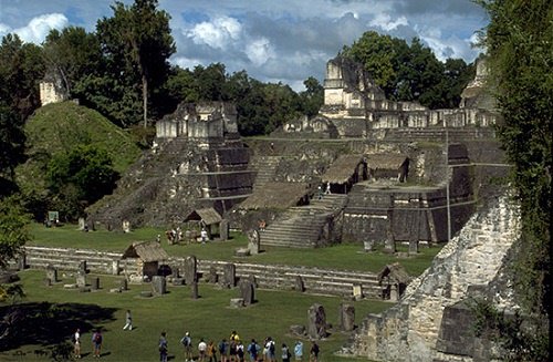 JoseCardenas1's tweet photo. Descubren más de cinco mil estructuras prehispánicas mayas en Yucatán https://t.co/YdIJy94jko https://t.co/8dKja7NS2c