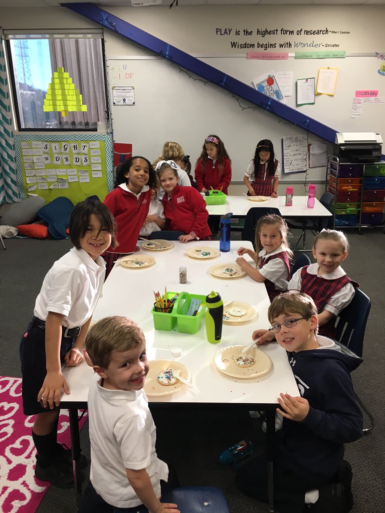 KBush_gses's tweet photo. Celebrating Christmas early with our Pre-K reading buddies! @gsesdallas https://t.co/mWr54Yzk9y