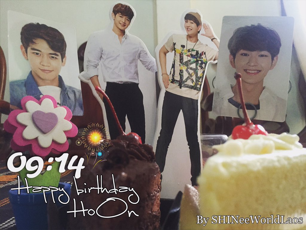 Shineeworldlaos's tweet photo. ສອງຄົນເຮັດພ້ອມກັນບາດດຽວເລີຍເນາະ ອິອິອິອິ #HappyMinhoDay #HappyOnewDay #민호야생일축하해 #진기야생일축하해 https://t.co/5kfstdXLXf