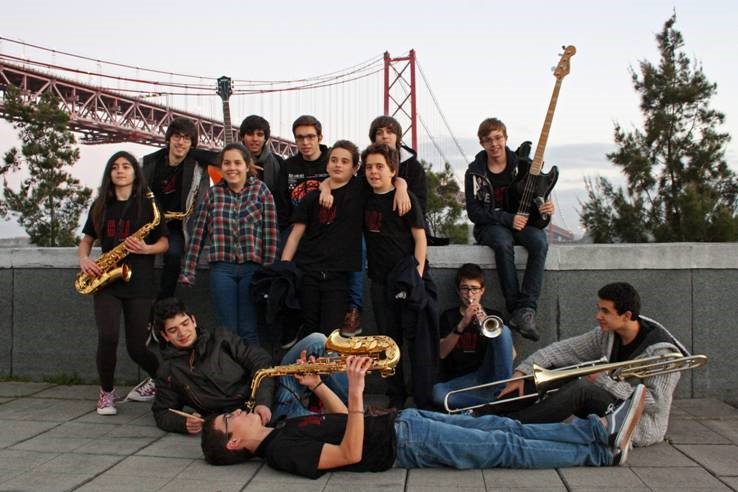 local_pt's tweet photo. BIG BAND JÚNIOR – Orquestra-Escola de Jazz apresenta TAKE THE BBJ TRAIN!: LISBOA… https://t.co/nZXLCQXwz0 #Portugal https://t.co/IsngFZsTOM