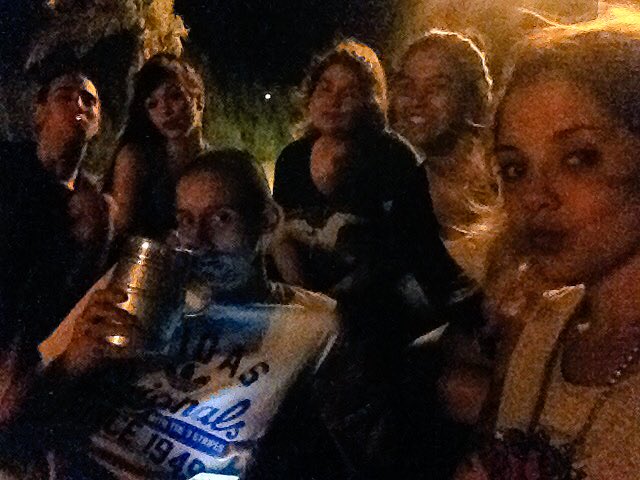 JachuFV's tweet photo. @Shuliflorio @MicaelaSsolf @MattiPerez_ @flaxague 🍸🍷 despues de dos botellas de fernet ebriiiiiiiisimos 🍡💫😋 https://t.co/lDgupqBZtA