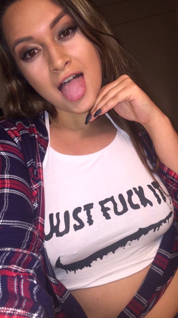 sexylauragirls's tweet photo. Shoutout to @YunggLeannn  So lovely follower 💗
#sexygirls https://t.co/dnEY1CVolv