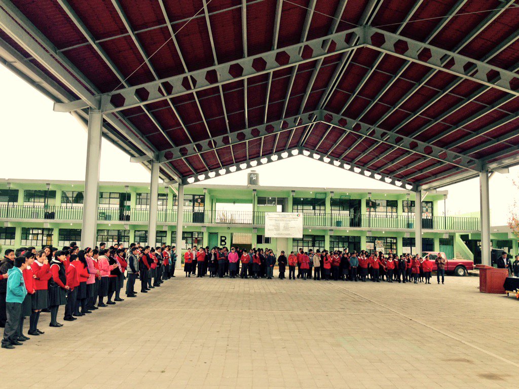 urieltorresalda's tweet photo. Inauguramos otra techumbre en la secundaria Andrés Molina Enríquez @sanantoniolais @eruviel_avila @ContrerasNieto_ https://t.co/M8DCLLnvUo
