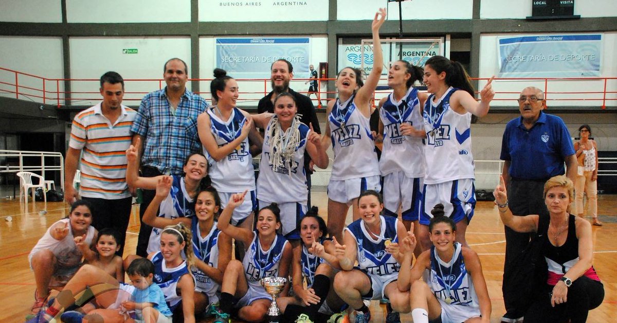 ucubasquet's tweet photo. #TFFB2015 Vélez venció a Unión Florida y se quedó con el Torneo Federal Femenino 2015. https://t.co/vV3qwHUCRA https://t.co/cEqQmfBZjV