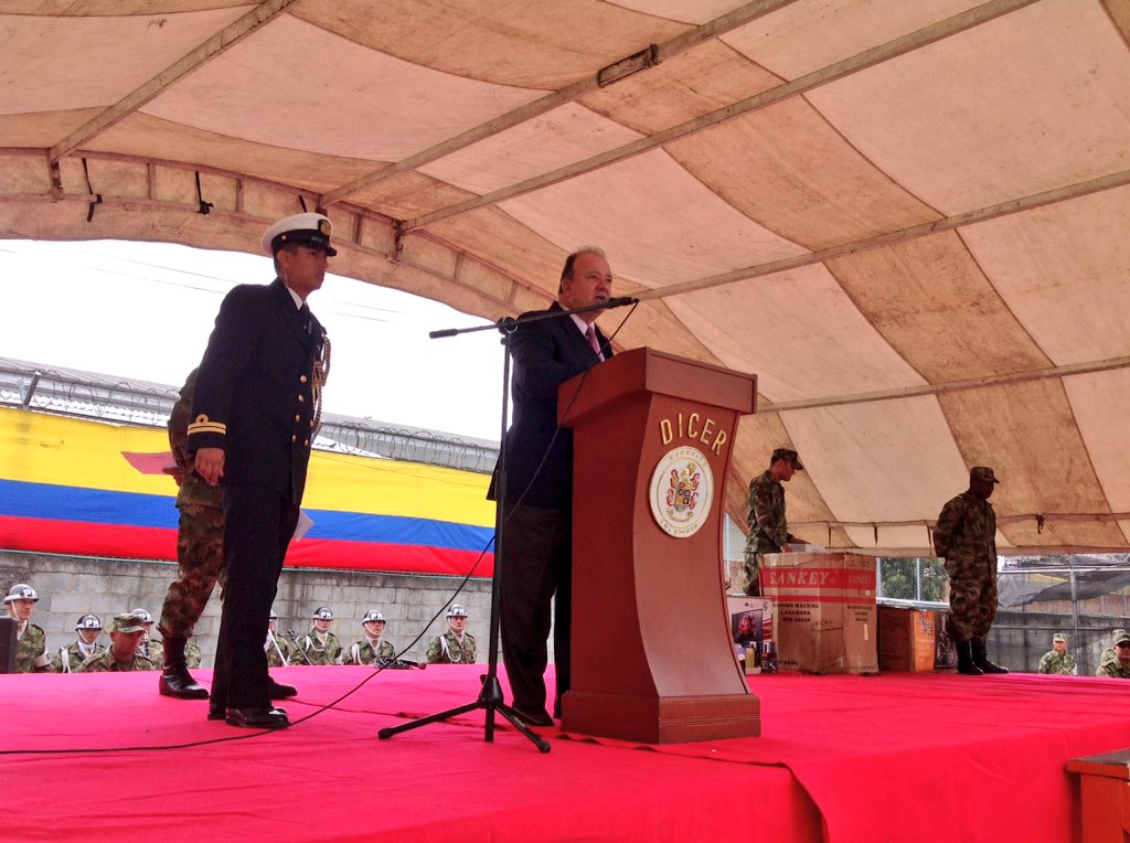 mindefensa's tweet photo. Gracias al sacrificio de cada soldado y policía hoy tenemos un mejor país: #LCVillegas desde el #CMP #PteAranda https://t.co/0QfMy67oe0
